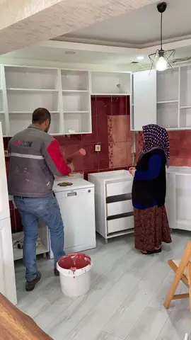Ustayı da kendine benzetmiş #keşfet  @Akkaya Gergi Tavan 