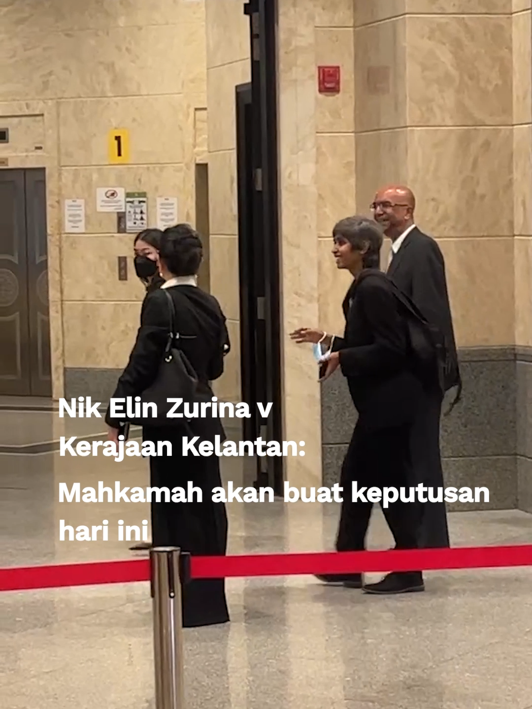 Nik Elin Zurina Nik Abdul Rashid dan anaknya Tengku Yasmin Nastasha Tengku Abdul Rahman tiba di Istana Kehakiman, Putrajaya, pada jam 8.30 pagi. Ia bagi mendengar keputusan permohonan mereka yang mencabar 20 peruntukan dalam Enakmen Kanun Jenayah Syariah (I) Kelantan 2019. #beritatiktok #newsattiktok #trendingnewsmalaysia