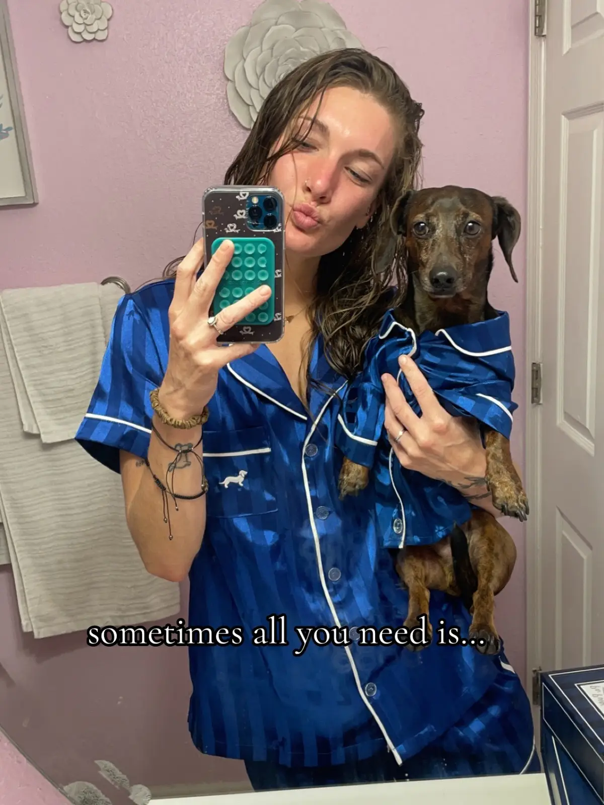 Thrift store Dachshund hunting brings me so much peace & happiness😌🕵️‍♀️🫶🏻 I feel connected to my mom🕊️💙 as she always brought me with her when I was little🫶🏻✨ #dachshund #crazydachshundlady #dachshundsoftiktok #dachshundaddict #weenqueen #thriftfinds #Love #thriftstorefinds #dachshundlife #momloss #antique 