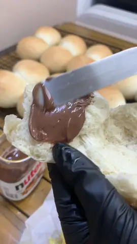 Monay na gawa sa 6 ingredients lang!  5 cups bread flour  1/2 cup white sugar  1 tbsp yeast 1 tsp salt  1 1/2 cup water or milk 1/4 cup softened butter  Baking time: 180 degree Celsius | 12-15 minutes  #yunlangangsarap #tiktokviral #tiktoktrending #foryoupage #LearnItOnTikTok #lovedenise #fyp #homebaker #bakegoodies #monayrecipe #easymonayrecipe #homemademonay #monay 