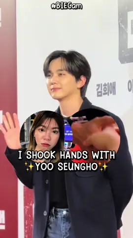 Kalau kata kalian tangan magnet kembali bekerja 🤣🤣🤣 Tapii beneran si #dandyoo93_official jalannya cepetttttt bngt 😭 Kek tiba tiba uda ilang aja, mungkin karena terlalu terpana kali ya pertama kali ketemu dia, tau tau uda keluar langsung lagi aja 👉🏻👈🏻 Gantengnya sama persis kaya di drama, one of my fav Child actor ❤️ Kalian pertama kali liat si mas SeongHo di drama apa guys? Event: Dead Man Premiere Date: 6 February 2024 #yooseungho #유승호 #moonshine #memorist #mystrangehero #imnotarobot #thedeal  #rulermasterofthemask #rememberwaroftheson #masterofstudy #thegreatqueenseondeok #koreanactor #fancam #kdrama #koreandrama #kdramas #drakor #aktorkorea #fyp  #koreanactress  #kdramaedit #kdramalover #kdramaaddict #koreandramas #kdramafyp #childactor 
