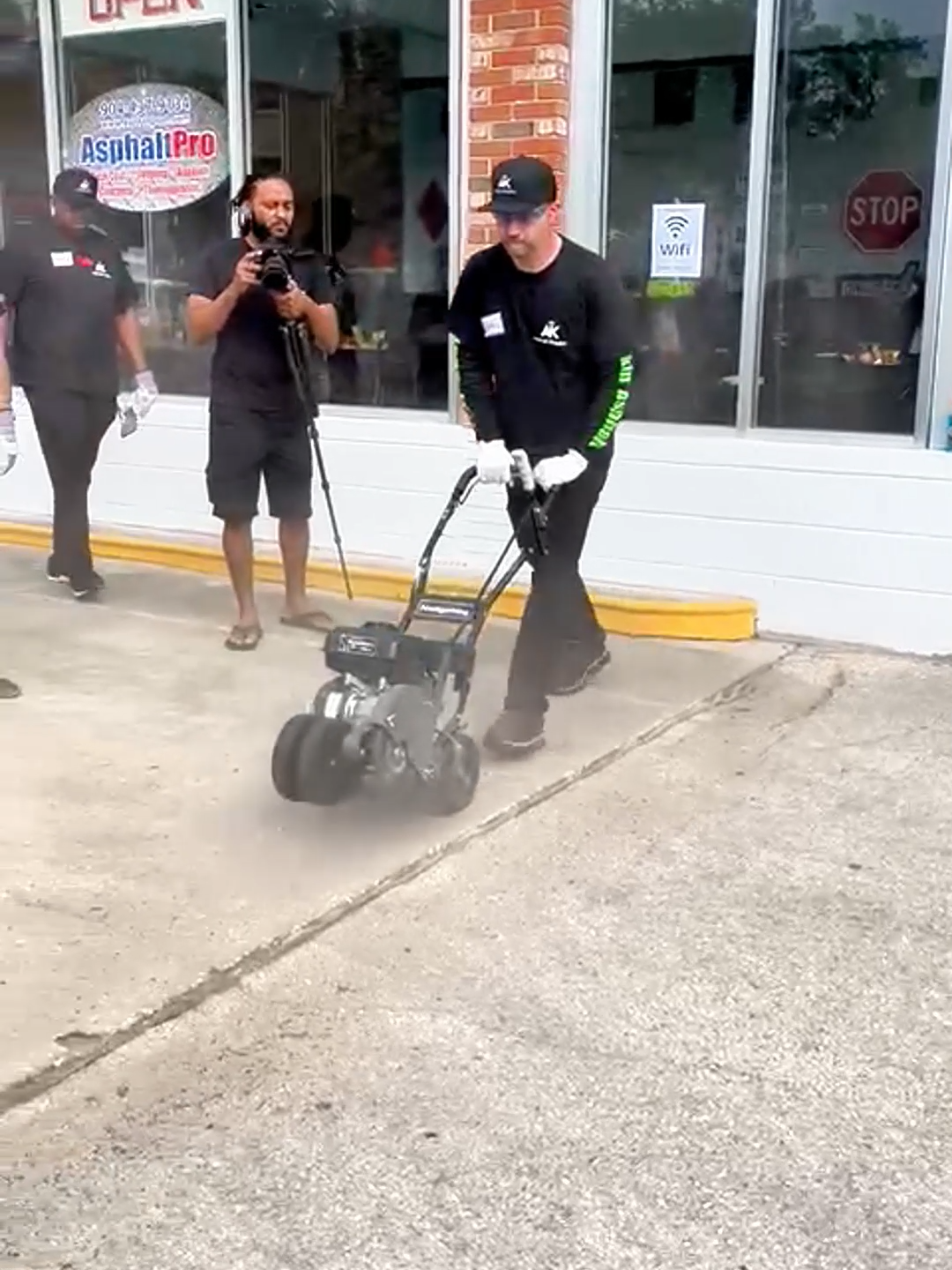 Anthony Byson Using Hedgehog Crack Cleaning #shorts #trending #asphalt #asphaltkingdom #asphaltrepair #viral #fyp