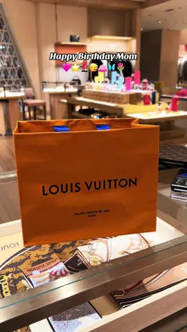 HBD 🩷 Do you want to see the gift I got her? #gift #birthday #birthdaygirl #birthdaygift #happybirthdaytoyou #hbd #hbday #present #unbox #louisvuitton #fyp #gift