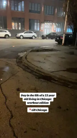 Day in the life of a 33 year old living in Chicago workout edition #chicago #chicagotiktokers #chicagotiktok #chitown #chicagofitness #chicagoworkout #chicagogym #rivernorth #lincolnpark #lincolnparkchicago #rivernorthchicago #chicagodayinmylife #chicagovlog 