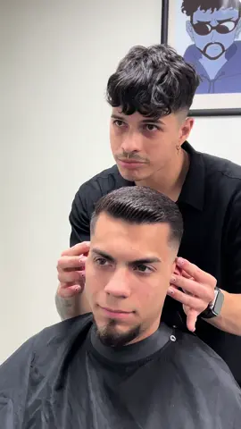 CORTE MILITAR🫡/FADE🎥 #cortesdecabello #cortestiktok #tendenciatiktok #cortedepelo #faded #barbero #viral #parati #ñuñoachile🇨🇱 