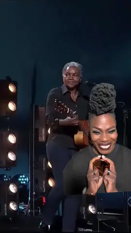 #greenscreenvideo TRACY CHAPMAN looking GORGEOUS with our Blurring Balm Powder! We are having an absolute fangirl moment ❤️❤️❤️ just proof that skin prep can make our Balm Powder formula perfect for any face! So Yummy ✨ #grammys #tracychapman #viralmakeup #blurringbalmpowder #danessamyricks #danessamyricksbeauty #makeupmusthaves #makeupforoilyskin #makeupfordryskin 
