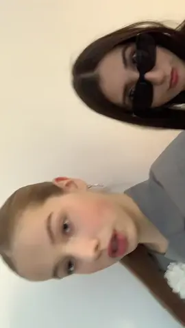 Вроде чужие, но такие родные 💔