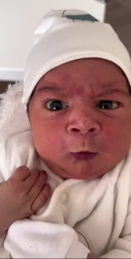 Newborn doesn’t like this world 🤣🤣😂🥰 #newborn #cutebaby #viralvideo #funnyvideo 