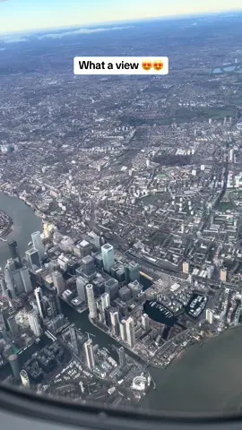 Landing into london heathrow terminal 5 all I can say is what a view 😍😍😍 #flying #airbus # #heathrowairport #london #cityoflondon #landing #approach #goodmemories #happy #livingmybestlife 