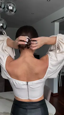 Low bun😍 #hairideas #hairtok #bun #hairtok 