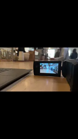 When ur doing surveillance in a coffee shop and the clients husband sits next to you with another girl. 🫠 #surveillance #covertsurveillance #cheater #cafe #losangeles #privateinvestigator 