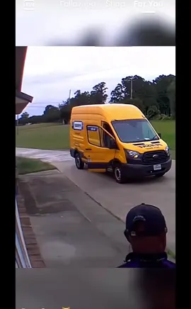 When dogs attack mailmen  #fyp #tiktok #funny #guarddog 
