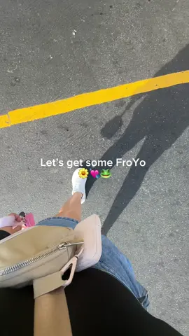 It got hot today 🤭 felt like summer 🌞so i got some frozen yogurt ✨🍦@sweetFrog 🐸🌼 - Got some dole whip ⚡️ mango 🥭x pineapple 🍍 - #Summer #spring #dolewhip #froyo #frozenyogurt 