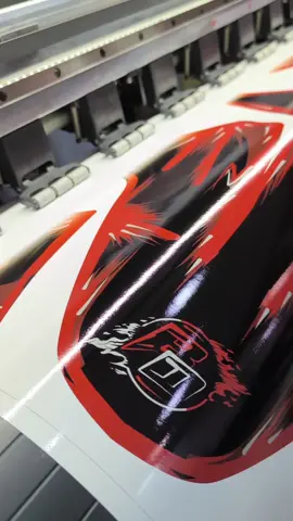Impresión en vinil. Personalizado para Discover 125🏁🔥  somos fabricantes🔊 *al por mayor:997931590 *unidad:902201191 #personalizaciondemotos🔥👌🏻 #bikersdecingsac #viral #paratiiiiiiiii #limaperu🇵🇪🤩 #moterosperu 