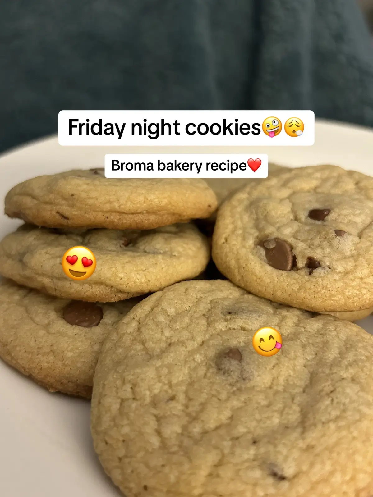 10/10 recipe @Broma Bakery #chocolatechipcookies #cookies 