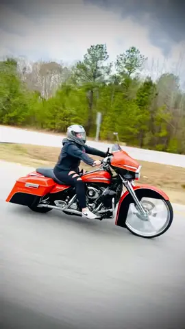 Its one of them days 💪🏼💨🧡🖤#kinggeorge #kang803 #southernsoul #harley #girlsridetoo