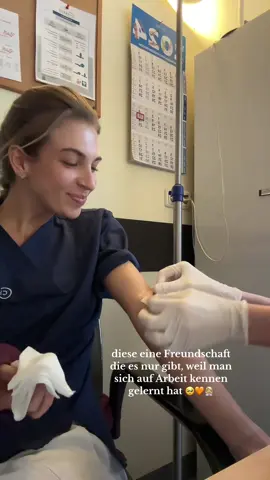 Das ist Liebe. 👩🏼‍⚕️🏥🫱🏻‍🫲🏼 @Maggi Frey  #nurse #krankenschwester #krankenhaus #fyp #nursesoftiktok #pflegekraft #nurselife #pflege #hospital #nursingtok #workbestie #foryou #liebe 