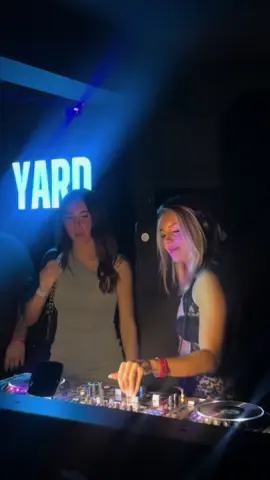 Song never gets old #femaledj #djing #lottiej #lottiejmusic #housemusic #housetechmusic #housedj 