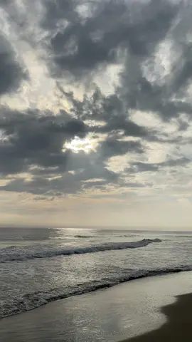 #antalya07 #denizvideoları #Manzaram #bulutlarınüstünde #fypシ゚viral #günbatımı🧡 #gökyüzü #sahil 