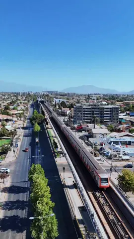 Mejor Metro de Latam 🚈🚇 Estacion Trinidad - Línea 4 / Chile 🇨🇱 #metro #metrosantiago #chile #santiago #fyp #djimini4pro #laflorida 