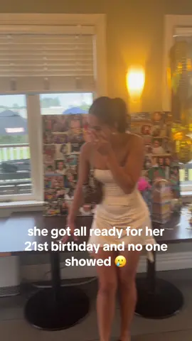 😭💔  #21stbirthday #noonecame #nztiktok #showhersomelove 