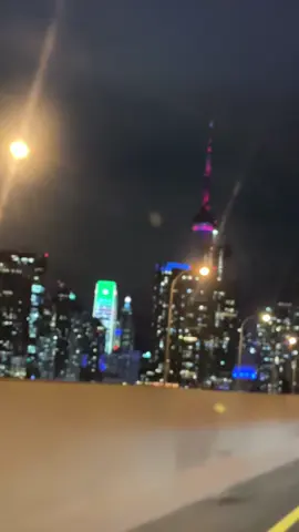 Check Out the NEW TD Bank Building Tower With Massive LED Lights in Toronto Downtown 🌃👀 #td #tdbank #tdbankcanada #toronto #bank #downtown #torontodowntown #cntowertoronto #rogercentre #highway #joyride #ontario #canada #cntower #cntowervibes #led #ledlights #zavlogs #zamir #za_vlogs 