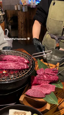 Are you looking for some high quality hanwoo kbbq in Seoul? Aha if so, this post is for u xx 😎 Hanwoo beef is considered a cultural icon in Korea and is also used in traditional foods or as a gift to loved ones. You can find the taste of Hanwoo similar to Wagyu, but with a stronger taste of beef. This is because Hanwoo has a lower fat percentage than Wagyu, and the unique fat-to-protein ratio gives Hanwoo a distinct taste and texture (has a desired chewiness rather than just melting in your mouth).  I dare to say that if you did not try Hanwoo in your South Korea trip, you have not Korea enough 😮‍💨👀.  📍강남 일편등심 (Ilpyeon Sirloin Gangnam Branch) 818 Yeoksam-dong, Gangnam-gu, Seoul, South Korea 🏷️ Save this post for your future Korea trip and follow @kwsfoodbb for more kr tips & recommendations!! #korea #koreatrip #koreatravel #koreafoodie #seoul #seoultrip #seoultravel #seoulfoodie #whattoeatinseoul #musteatinkorea #hanwoo #hanwoobeef #kbbq #81bbinkr🇰🇷 