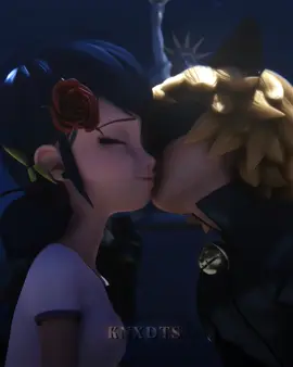Un par de besitos.. 💋 #MARICHAT #marinettedupaingcheng #marinette #miraculousladybug #chatnoiredit #chatnoir #miraculous #parati #knxdts #tiktok #fyyyyppp #foryou 