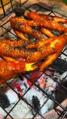 ย่างตีนไก่กับแกล้มทีเด็ด แซ่บแทร่ๆ #ย่างตีนไก่ #อาหารอีสาน #ห้องครัวtiktok #ติ๊กต๊อกพากิน #กับแกล้ม #อร่อยเด็ดต้องลอง 