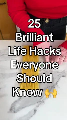 25 Brilliant Life Hacks Everyone Should Know 🙌 These are some of our all time greatest kitchen tricks, traveling tips and home hacks to make life easier! There is somethig for everyone!  #hacks #lifehacks #tipsandtricks #KitchenHacks #travellife 
