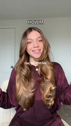 Hair oil with me🤍 folllow for hair tips and routines🫶 #hairgrowth #hairgrowthjourney #hairgrowthtips #haircare #HairCareTips #longhair #scalpoil #hairgrowthoil #rosemaryoil #hairtok #hairtutorial #hairoiling #hairoilingroutine 