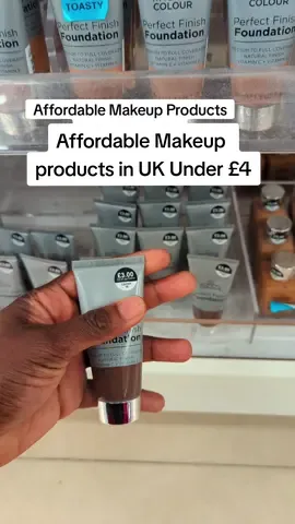 Affordable Makeup products in the UK Under £4.  Makeup to buy for beginners UK, Affordable makeup UK, Makeup must haves UK, viral makeup products UK, makeup on a budget UK. #affordablemakeup #makeupproducts #mua 