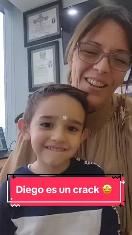 Diego es un ejemplo del trabajo constante. A él lo diagnosticamos a los 7 meses de edad con Hipoacusia moderada a severa bilateral. Le adaptamos auxiliares auditivos. HOY  Diego es un niño con su lenguaje en vías de consolidación, le falta integrar la articulación de algunos fonemas pero ya estamos del otro lado. #hipoacusia #audiologa #sordera #axuliaresauditivas 