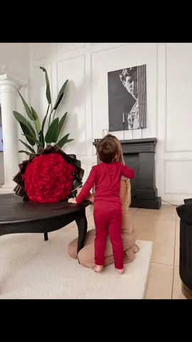 Valentine’s with my boys ♥️  #valentines2024 #roses #ramoderosas #rosas #valentinesinspo #valentinesideas #toddler #toddlermom #momlife #toddlervalentines #rosesareredchallenge #redroses 