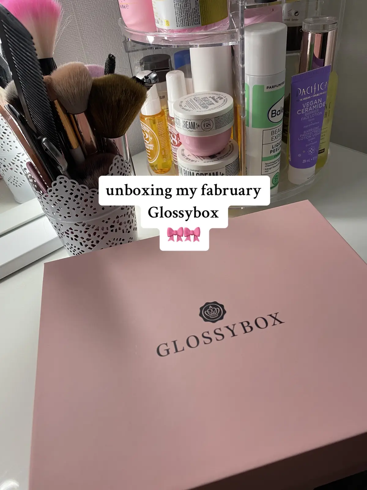 🎀#glossybox #unboxing #beauty #nocosmetics #makeup #girly #girls #pink #girlythings #foryou 