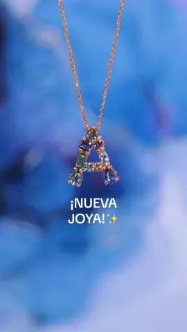 Después de meses de propuestas y diseños diferentes, ¡por fin te puedo enseñar nuestra joya más nueva!  Fabricada con piedras preciosas y semipreciosas sobre oro de 14K, puedes elegir la tuya en 3 colores distintos 🙌🏻 Estoy enamorada del resultado 🤭❤️ #mariasalinasmx #joyeriamexicana #diseñodejoyas #joyeriaartesanal #joyasunicas #diseñodejoyeria #joyeriapersonalizada #piedraspreciosas #joyasdeoro 