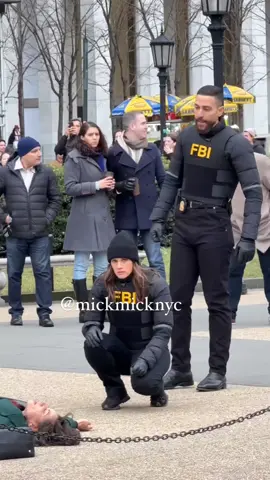 Por trás das câmeras de FBI Olha eles 😍  #fbicbs #zibell #maggiebell #omarzidan #missyperegrym #zeekozaki #fbiseries #globoplay #cbs #fbiagent #fbifam #fbi #NY #newyorkcity #newyork 