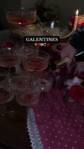 TBH this rekindled my crush on Chad Michael Murray 🫶🏻 #galentinesday #galentines #galentinesparty #galentine #galentinesdayideas #ValentinesDay #valentine #vday #galentinesdaygift #hosting #hostingideas #girlsnight #girlsnightin 