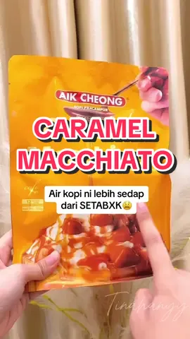 Minuman kopi Aik Cheong versi caramel macchiato ni sumpah sedap...Tak terlalu manis, ada rasa kopi tu, ada rasa caramel... Ngam2 la rasa dia... #minumankopi #aikcheong #aikcheongcoffee #caramelmachiato #aikcheongcaramelmacchiato #aikcheongmalaysia 