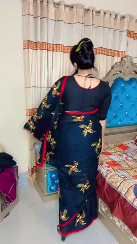 নাচতে না জানলে উঠান বাঁকা,,,😜🖤@TikTok Bangladesh @TikTok #dilrubasonia96 #খুলনার___মেয়ে💞 #bestulover_143_bm #bestulover_143 