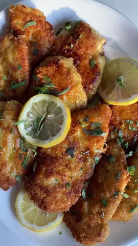 Parmesan Crusted Chicken in Lemon Garlic Butter Sauce (full recipe is on: HungryHappens.Net) 
