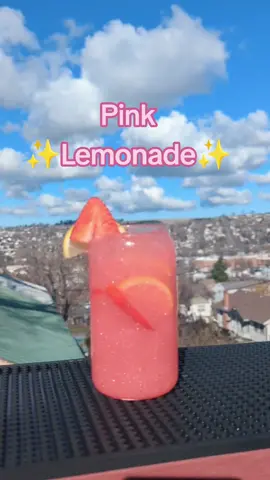 #fyp #pink #lemonade #drink #pinkwhitney #vodka #Recipe #Receta #latinas #mexicantiktok #parati 