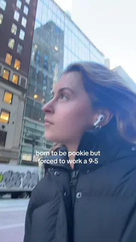 a tough life i live #foryoupage #9to5 #9to5problems #relatable #girlworld #foryoupage #fyp #nyc #nyclife #corporatetiktok #corporatehumor 