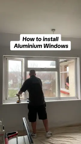 How to install Aluminium Windows 🤩 #howtotiktok #windowfittersoftiktok #windowfitting #homeimprovements 
