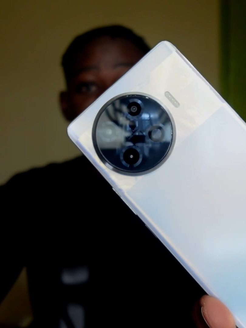 All the new Tecno Spark 20 pro plus features. #tecnospark20proplus #tecno #duncanzz #techtok #review