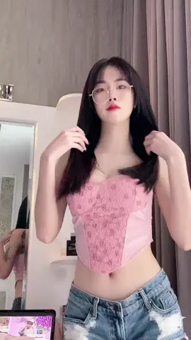 #น่ารัก #คนดังในtiktok #IZE222 #เต้นยังไงให้โล #เต้นยั่ว