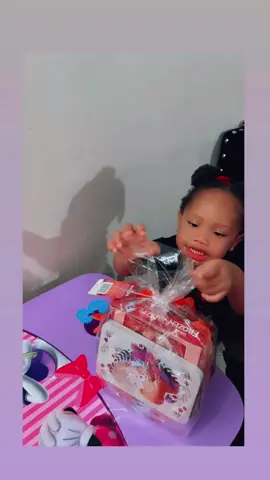 Valentine’s Day Vlog with my mini!! 💕 #fyp #trending #toddlermama #toddlersoftiktok #ValentinesDay #galentinesday 
