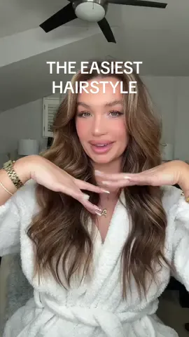 Replying to @Iggy😈 the easiest & most flattering hairstyle EVER. Its SO easy 😍😍 #blowout #blowoututorial #haircurlingtutorial #howtohairstyles #fyp 