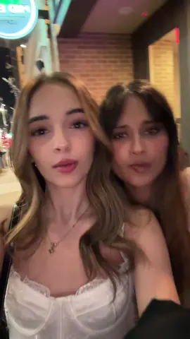 😽