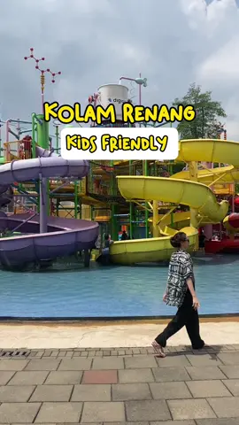 Another place to go with kiddos! Seru banget main disini karena wahana nya lumayan banyak. Terus area bermain nya bisa tersedia utk segala usia! Jangan lupa pantengin sosmednya supaya nggak ketinggalan promo hihi 💦#gowetgrandwisata #waterboomjakarta #gowet #gowetwaterpark #kidsfriendly #waterboombekasi 